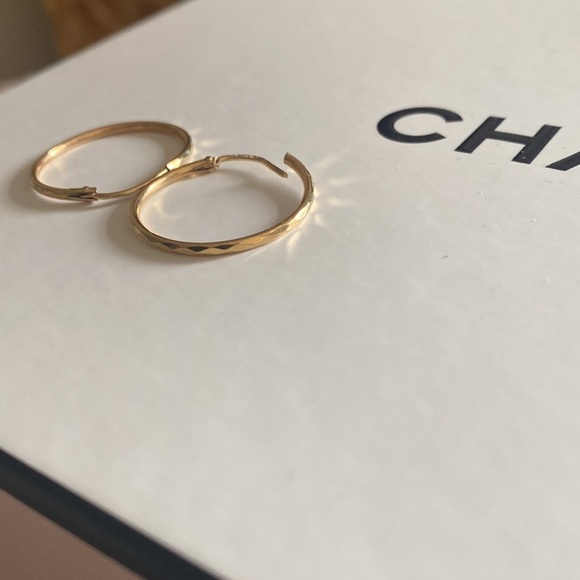 10k solid yellow gold small hoop earrings